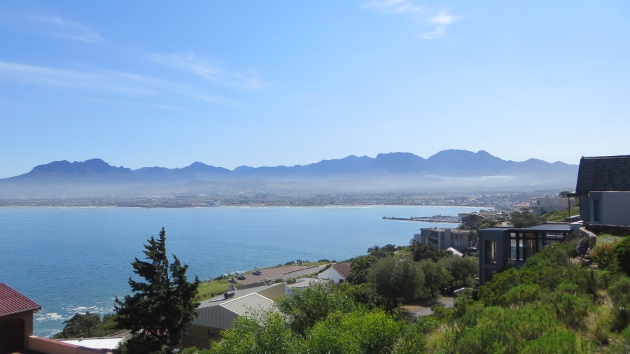  Bedroom Property for Sale in Gordons Bay Central Western Cape